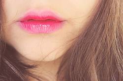 咬唇妝需要什么 咬唇妝的5要求需掌握