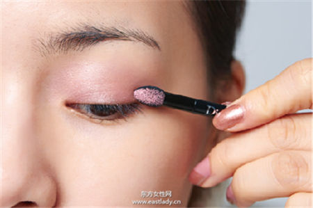 白玫瑰金3D眼 擺脫冬日沉重感