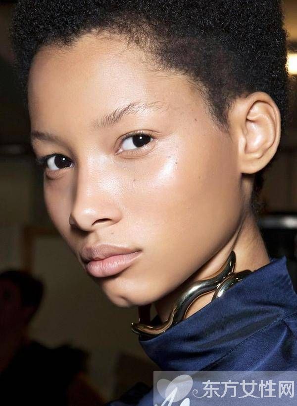 2016秋季彩妝趨勢預(yù)告 跟著這樣畫準(zhǔn)沒錯(cuò)