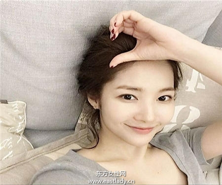 不是只有明星才能用酒紅色 簡單小技巧讓你輕松駕馭