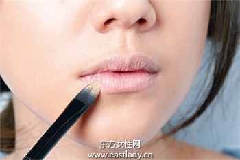 潮味丹寧妝容輕松駕馭 好感UP