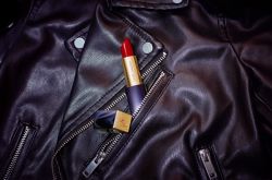 雅詩(shī)蘭黛傾慕系列口紅 攜手劉雯呈現(xiàn)全新唇膏