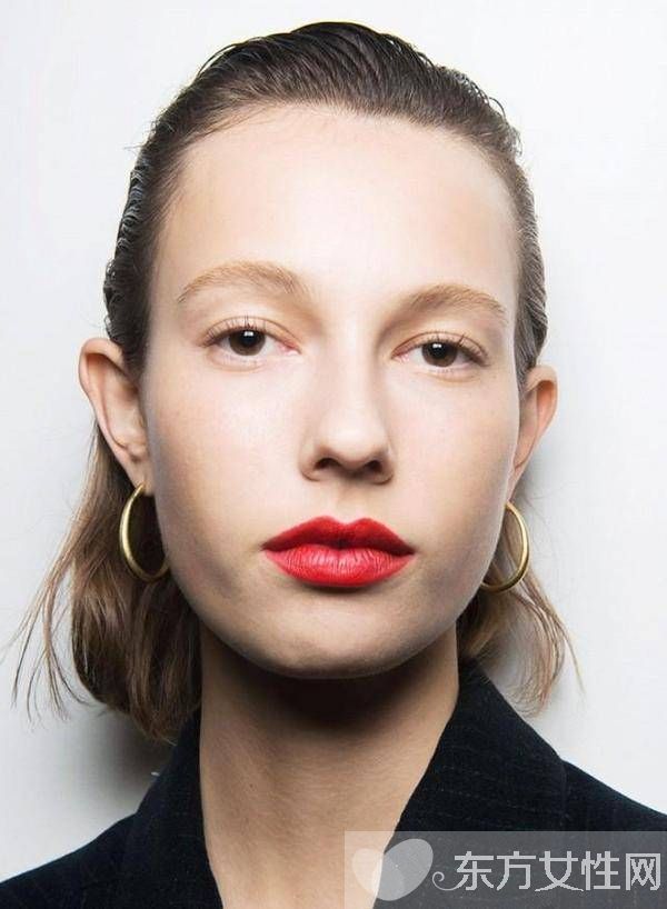 2016秋季彩妝趨勢預(yù)告 跟著這樣畫準(zhǔn)沒錯(cuò)