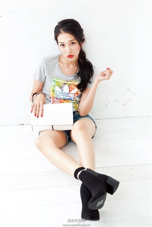 孫佳人李圣經(jīng)演繹煙燻妝+辣妹風(fēng)穿搭