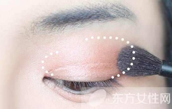 化新娘妝的六大步驟 5點(diǎn)事項(xiàng)需注意