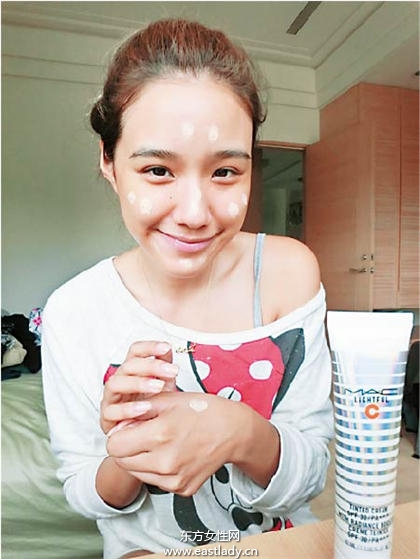 美妝達(dá)人分享偽素顏化妝技巧