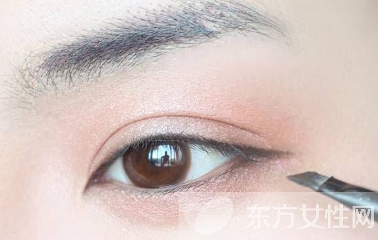 化新娘妝的六大步驟 5點(diǎn)事項(xiàng)需注意