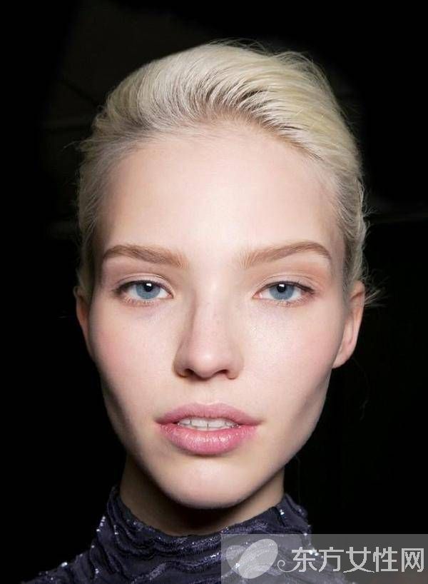 2016秋季彩妝趨勢預(yù)告 跟著這樣畫準(zhǔn)沒錯(cuò)