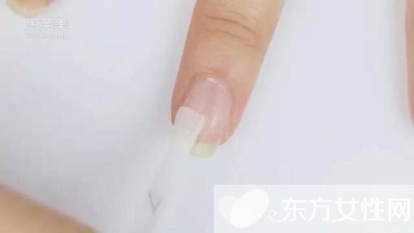 紅玫瑰美甲彩繪教程 幾步驟讓你輕松學(xué)會