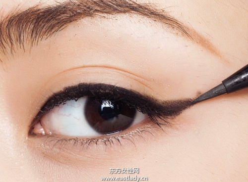 貓眼妝的畫法打造迷人妖艷眼妝