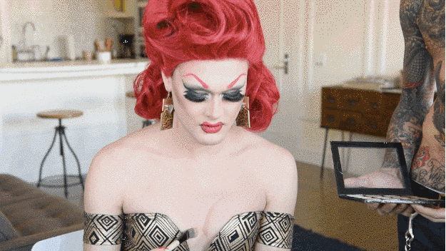 這樣也可以 不用動刀塑造豐滿胸部效果