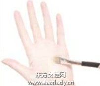 珍珠潤(rùn)澤底妝提升性感魅力指數(shù)