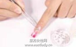 美甲教程之打造十字魔法鑲鉆美甲