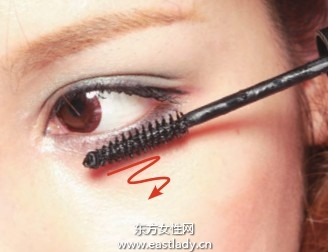 使用睫毛膏打造美麗睫毛