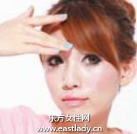 清純派裸妝展現(xiàn)活潑動(dòng)人美少女氣質(zhì)