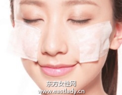 修補(bǔ)臉頰斑駁不均的底妝