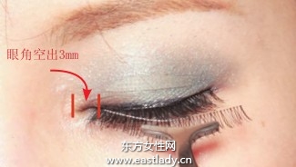 寬眼影+粗眼線塑造圓溜溜大眼睛