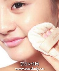 粉狀粉底打造薄霧般的持久底妝