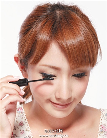 波西米亞裸妝彰顯浪漫與自信