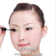 純情水蜜桃眼妝讓人更迷人