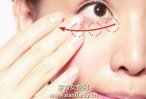 粉底液塑造質(zhì)感輕薄無(wú)暇底妝