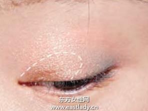 持久防水海灘妝讓人感覺(jué)到濃濃夏意