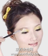 浪漫田園眼妝具體畫法