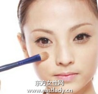 化妝教程之黑眼圈持久遮蓋獲得完美妝效
