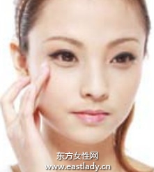 隱藏粗毛孔之臉頰毛孔隱形底妝