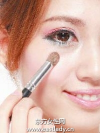 夢幻色彩妝容化妝步驟 用童話色彩變身吧