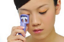 假睫毛怎么貼才好看