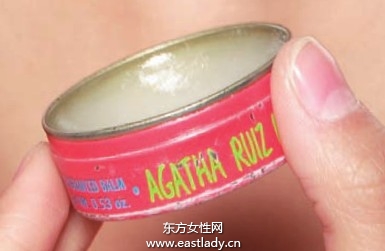 唇妝前護理唇膏更好著色