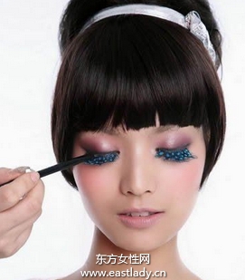 根據(jù)眼形畫眼線