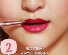 紅色柔情唇妝彰顯貴族氣質(zhì)