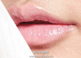 唇膏更持久更均勻的唇妝畫法