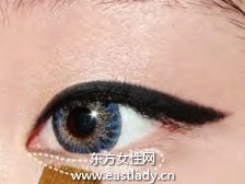 單眼皮化妝技巧之歐美范十足的眼線妝