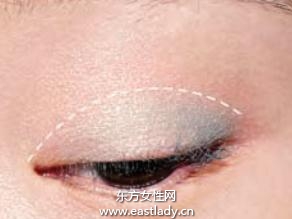 持久防水海灘妝讓人感覺(jué)到濃濃夏意