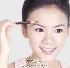 日式眉毛的畫法 精致時(shí)尚且不失優(yōu)雅