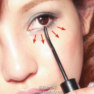 使用睫毛膏打造美麗睫毛