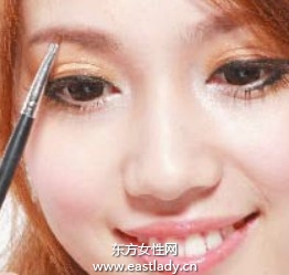 半包圍式妝容畫(huà)法成就少女純真浪漫