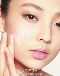 肌膚遮瑕法遮蓋鼻部毛孔粗大