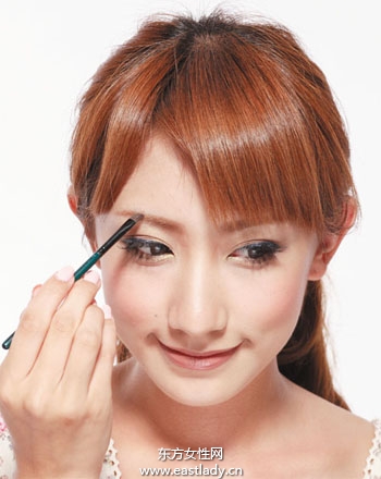 波西米亞裸妝彰顯浪漫與自信