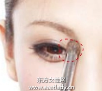 問題眉部修眉術(shù)提升妝容完美度