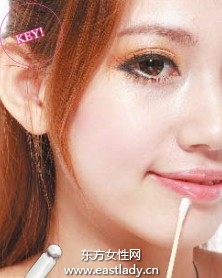 半包圍式妝容畫(huà)法成就少女純真浪漫