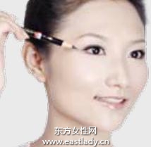 標(biāo)準(zhǔn)7步眼線速成畫法