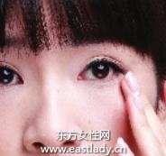 令雙眼變得更大更明亮的眼妝畫(huà)法