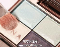 混血感透明藍色眼妝的畫法