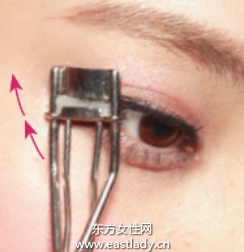睫毛膏怎么刷刷出纖長感