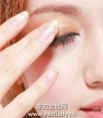 半包圍式妝容畫(huà)法成就少女純真浪漫