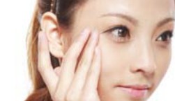 化妝教程之黑眼圈持久遮蓋獲得完美妝效